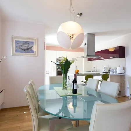 Apartment Sara S Predivnim Pogledom Na