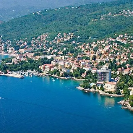 Lägenhet Sara S Predivnim Pogledom Na Matulji