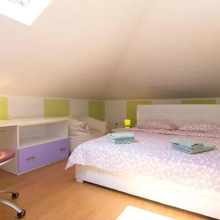 Sara S Predivnim Pogledom Na Lägenhet