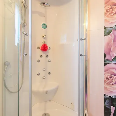 Sara S Predivnim Pogledom Na Lägenhet *